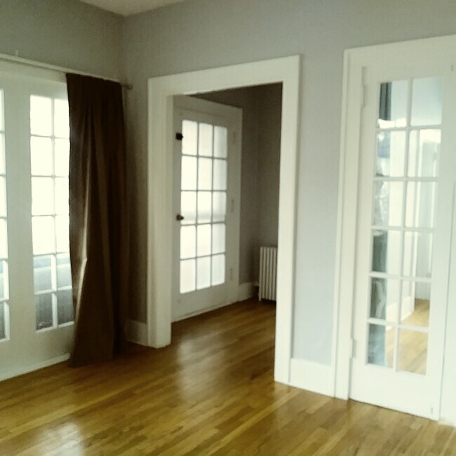 Foto del edificio - 715 E Warm Springs Ave