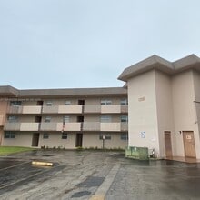 Building Photo - 1200 Tallwood Ave