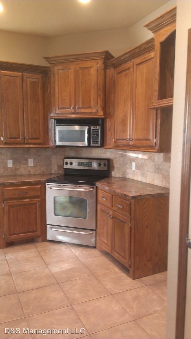 Foto del edificio - 3 br, 2 bath House - 3805 Notting Hill Drive