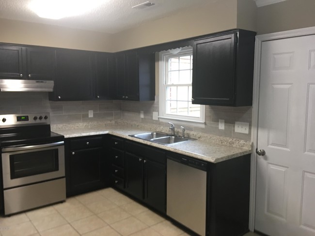 Building Photo - 107 Shiloh Dr