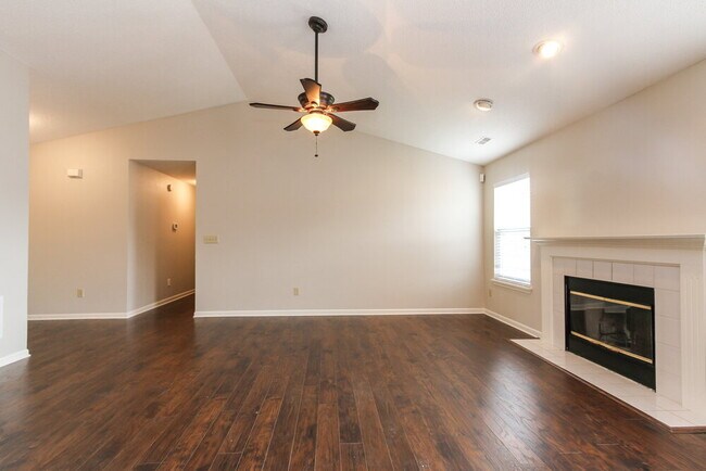 Building Photo - 47 W Flat Rock Dr
