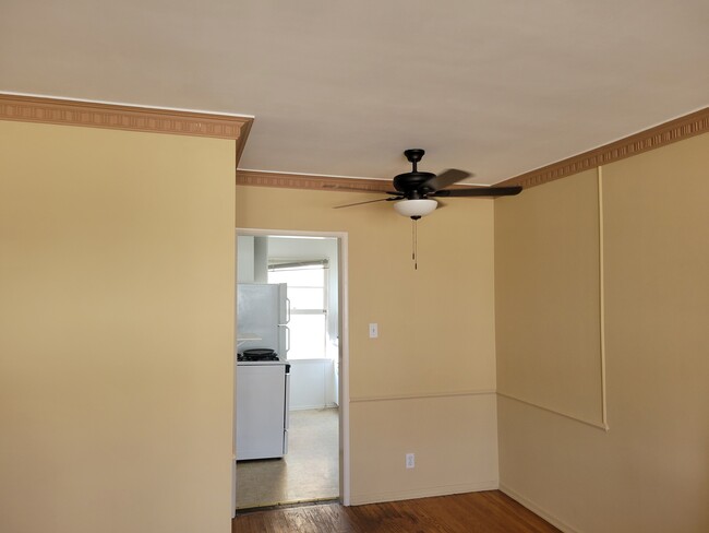 Building Photo - 1153 Lillian Way