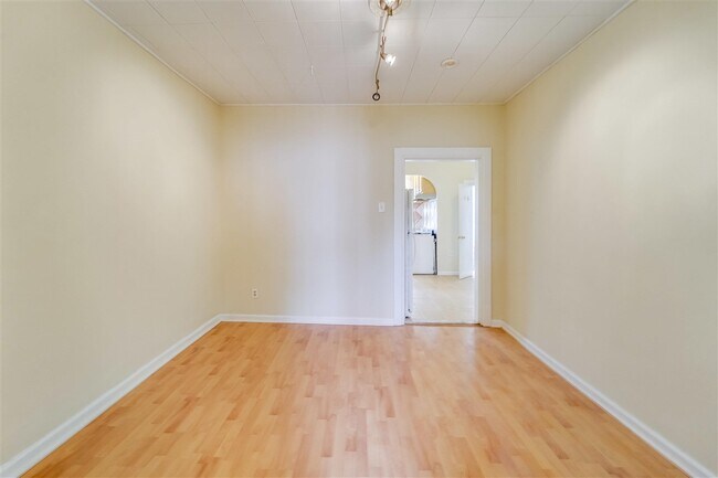 Building Photo - 23 Magnolia Ave