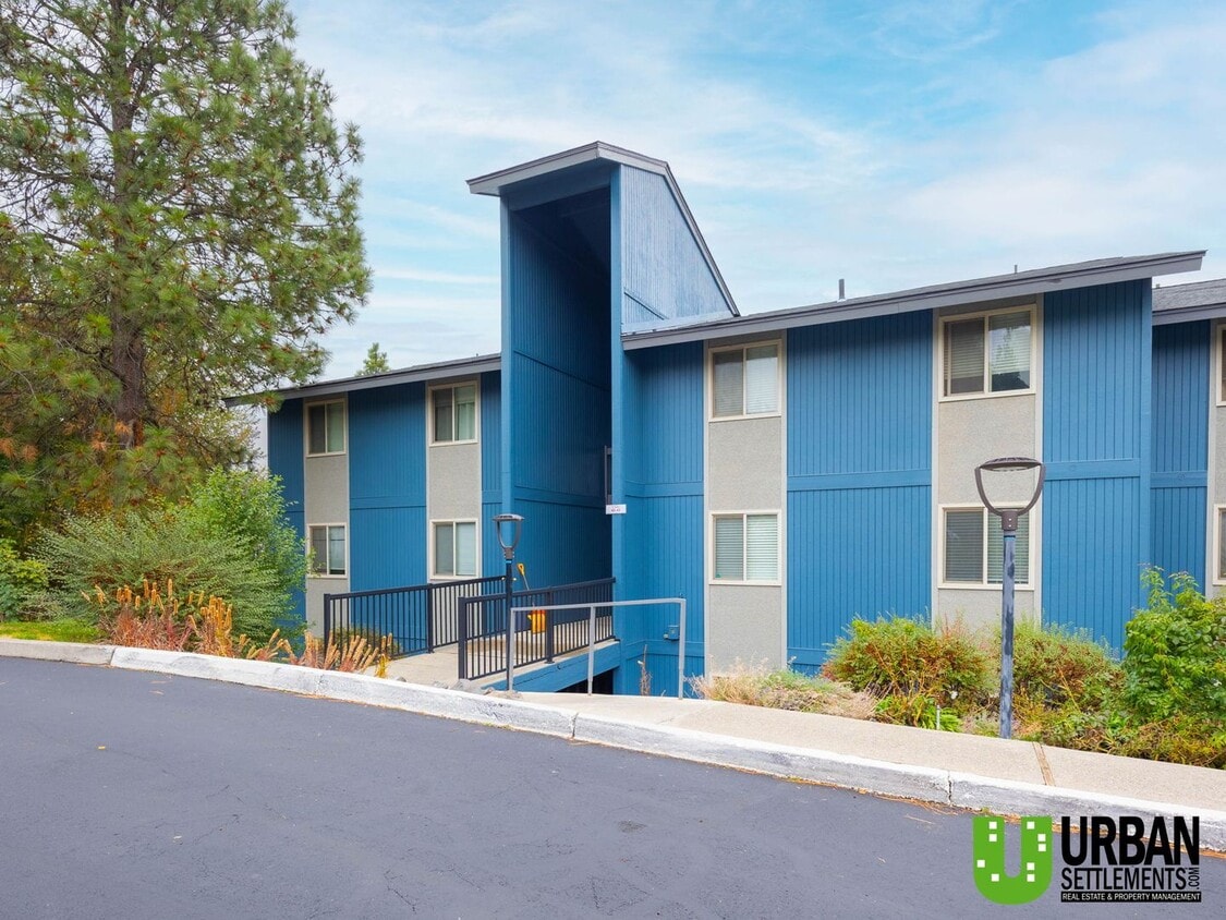 Primary Photo - Modern North Spokane Condo with Beautiful ...