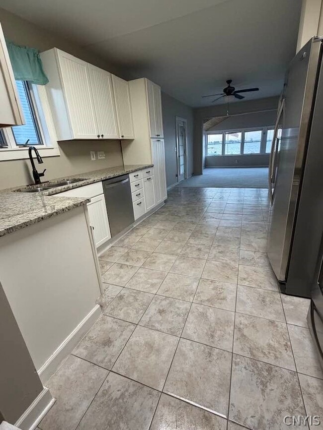 Building Photo - 8876 Maple Dr