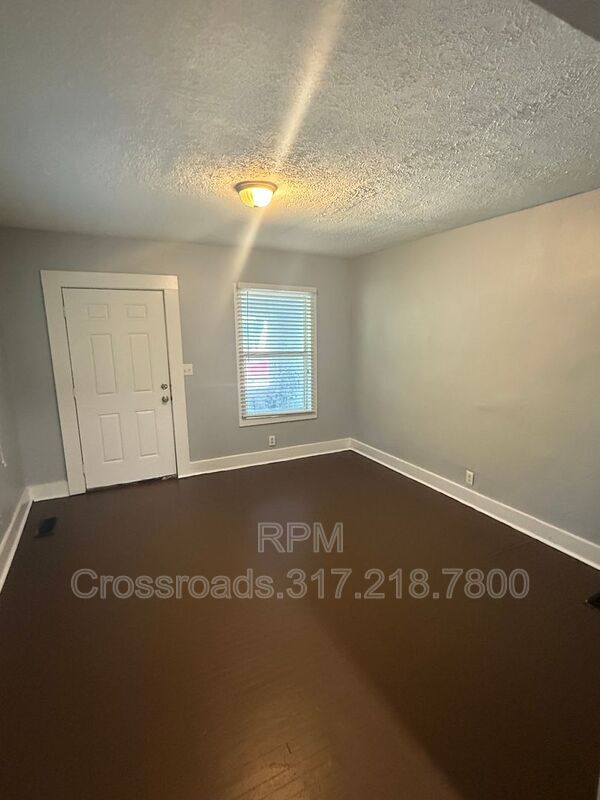 Foto del edificio - 3709 N Kenwood Ave