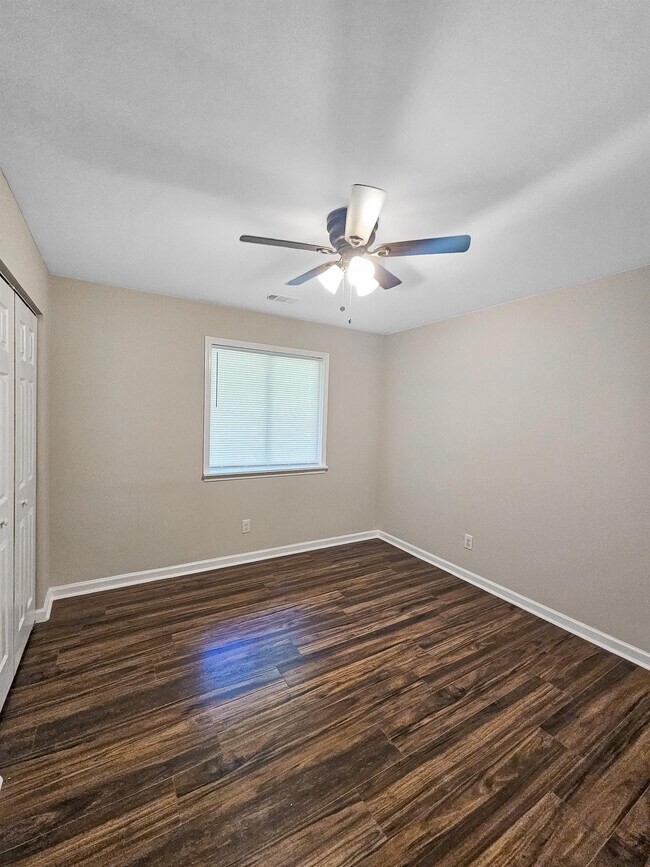 Building Photo - 3152 Columbia Woods Dr