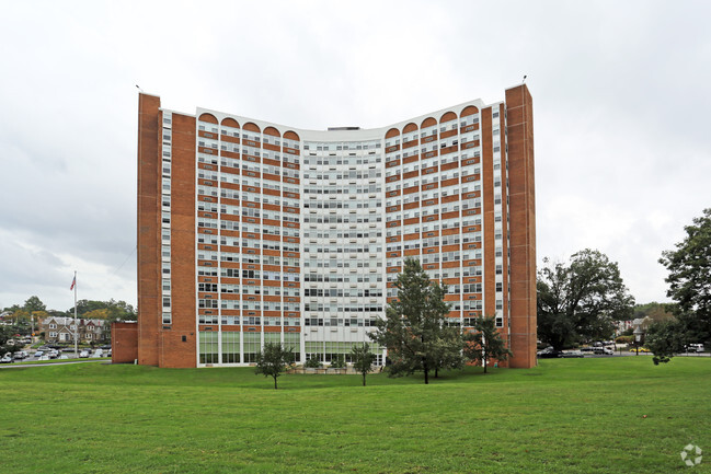 Foto del edificio - Phillip Murray House - For 62 yrs+