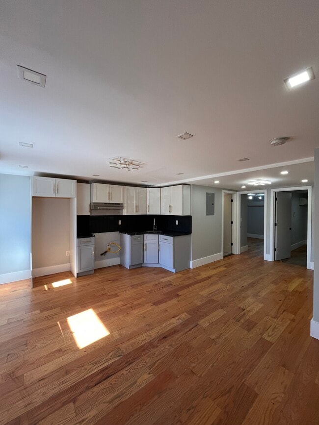 Building Photo - 51 Seidler St