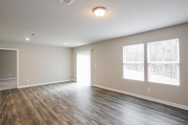 Building Photo - 209 Dream Catcher Dr, Lizella, GA