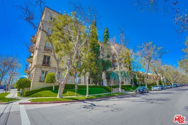 Foto del edificio - 109 N Sycamore Ave