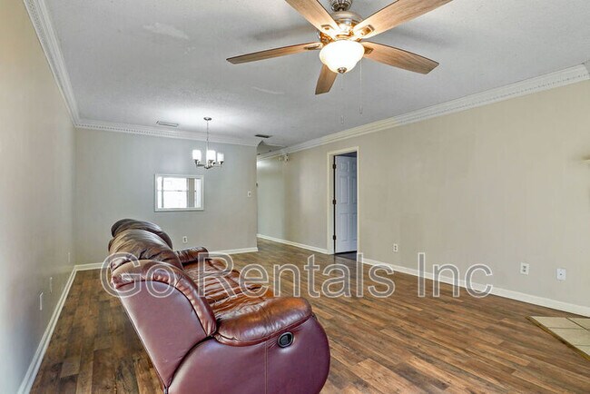 Foto del edificio - 3507 Wildewood Dr