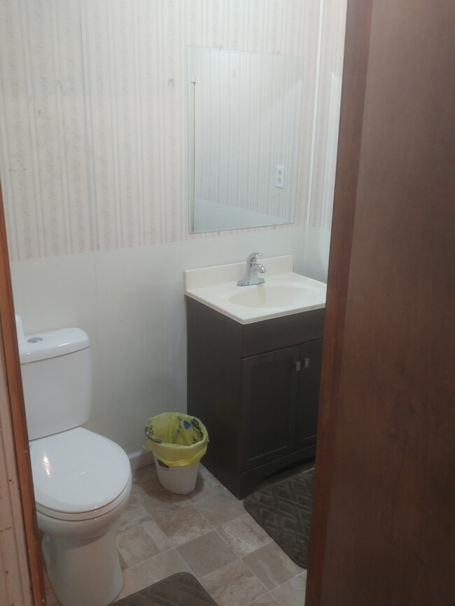 Bathroom - 105 Ferry St