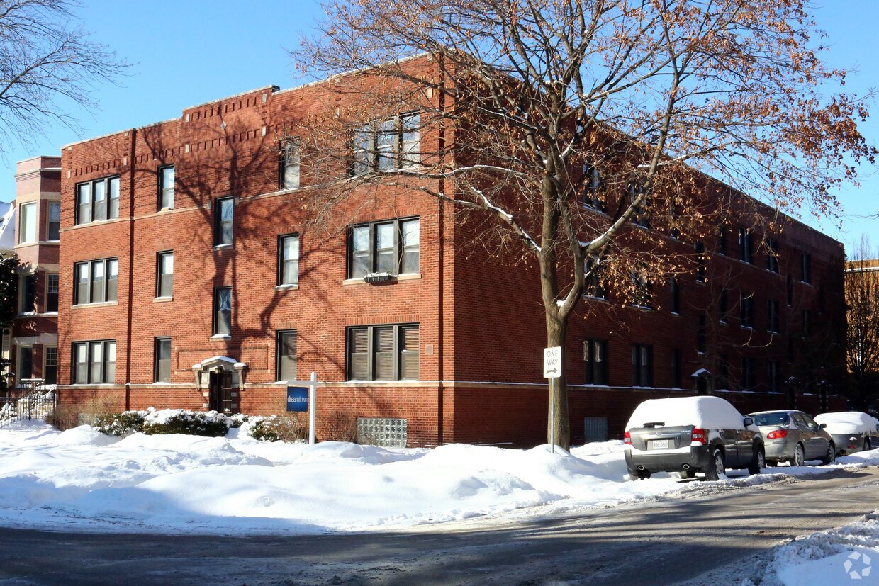 Primary Photo - 4954 N Winchester Ave