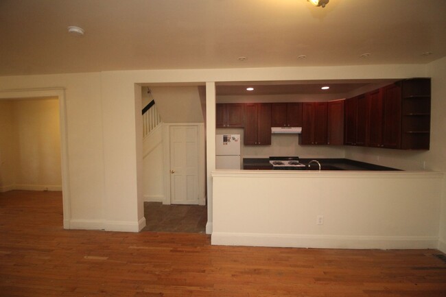 Foto del edificio - 2025/2026 JHU Off-campus 4bd/2.5ba Charles...