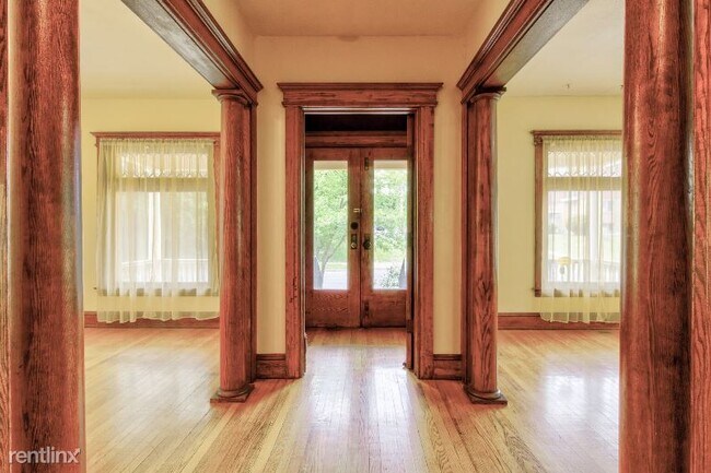 Foto del edificio - 5 br, 1 bath House - 1132 Bellevue Ave.