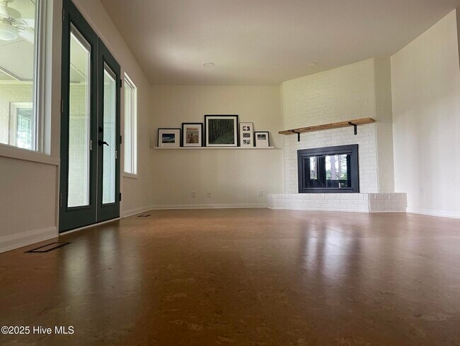 Foto del edificio - 164 Pine Lake Dr