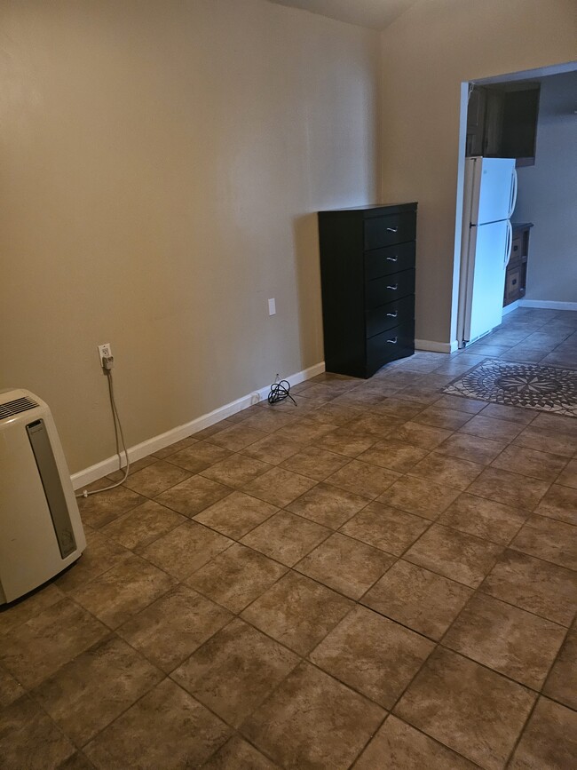 Building Photo - 24036 Gemwood Dr