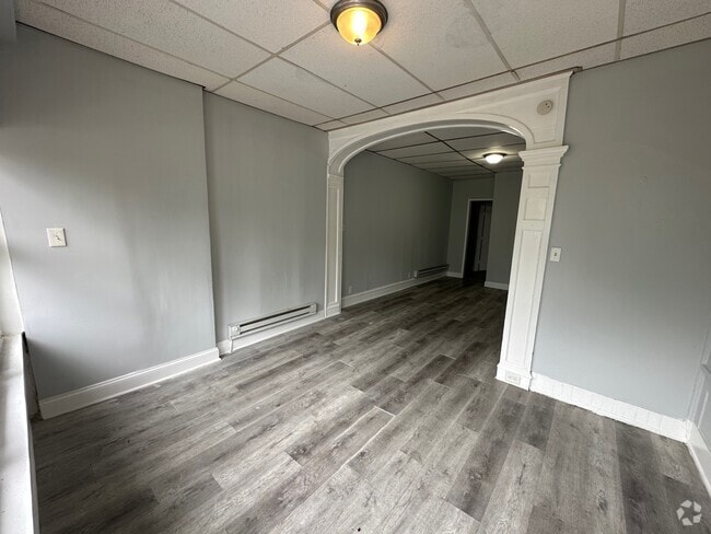Building Photo - 543 W Roosevelt Blvd