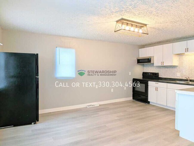 Foto del edificio - 15265 Lincoln Way W