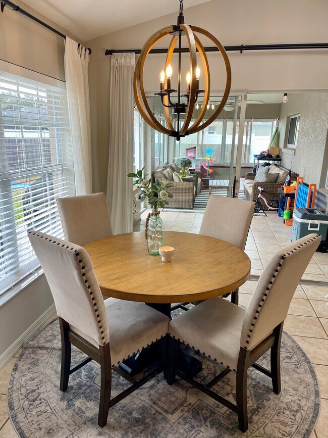 Building Photo - 2409 Sweetwater Blvd