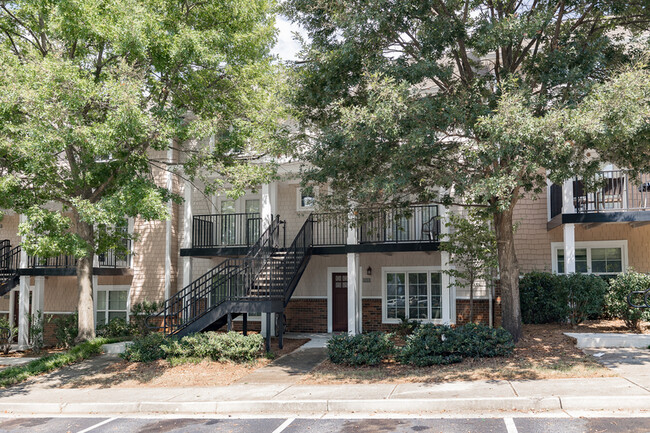 Building Photo - 1035 Barnett Shoals Rd