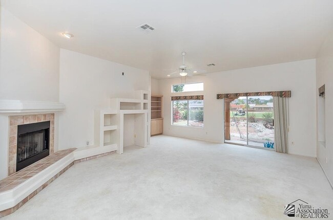 Building Photo - 10431 Av la Primera