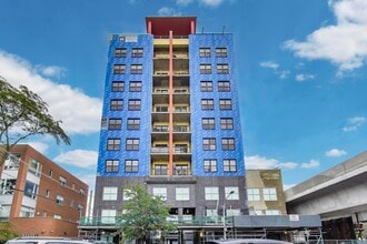 Building Photo - 1122 W Catalpa Ave
