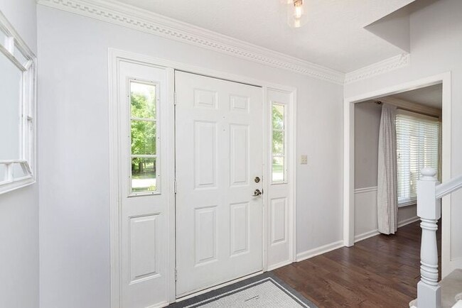 Building Photo - Lovely 4 Bedroom 2 Bath Home in Carmel!