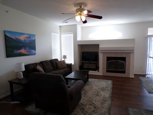 Foto del edificio - Littleton 3 Bed 2 Bath Condo Retreat!