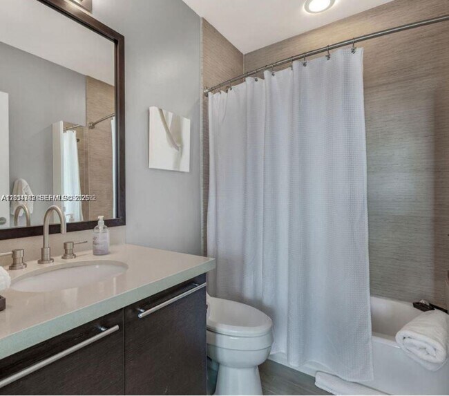 Foto del edificio - 7930 East Dr
