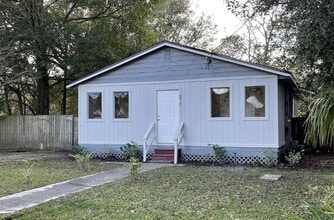 Building Photo - 5910 Droad St