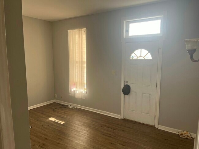 Foto del edificio - 812 E 6th St