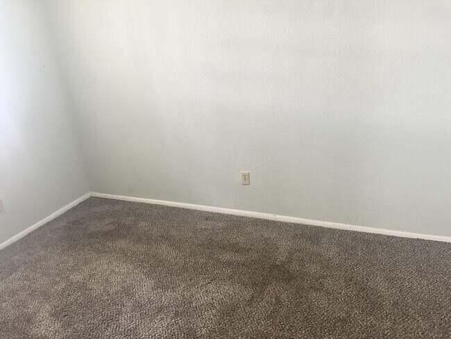 Foto del edificio - 580 Fairways Ln