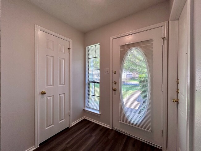 Building Photo - 9212 Kempler Dr