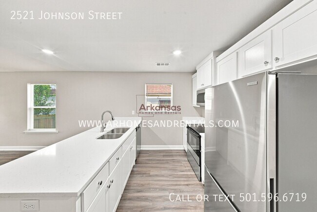Building Photo - 2521 Johnson St