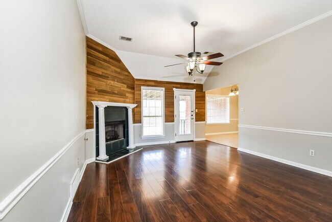 Foto del edificio - 9355 Lacee Ln