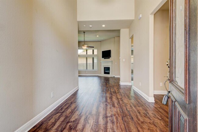 Building Photo - 111 Camden Hills Dr