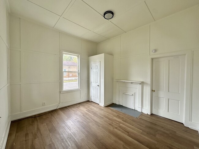 Building Photo - 1520 Avenue G