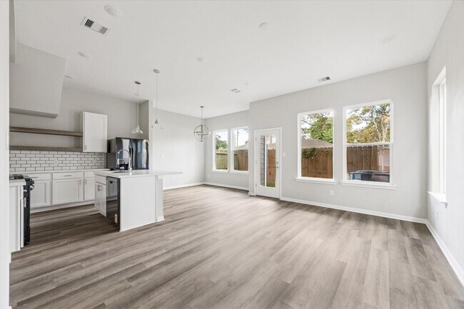 Building Photo - 9912 Clark Cyn Ln