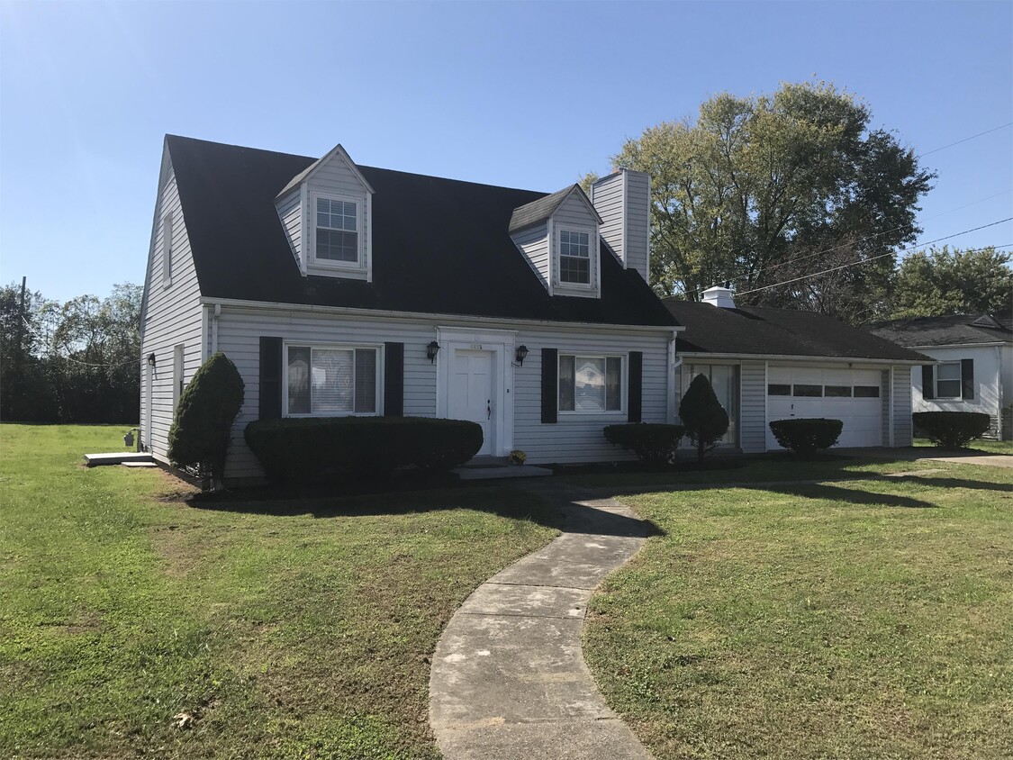 Primary Photo - 6295 E Pea Ridge Rd