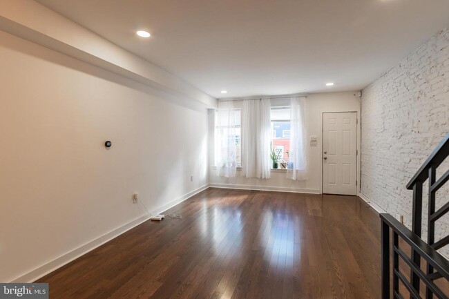 Building Photo - 1228 S Bucknell St
