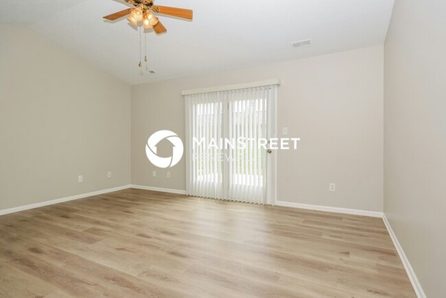 Foto del edificio - 137 Meadow Glen Dr