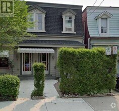 Building Photo - 7 Givins St