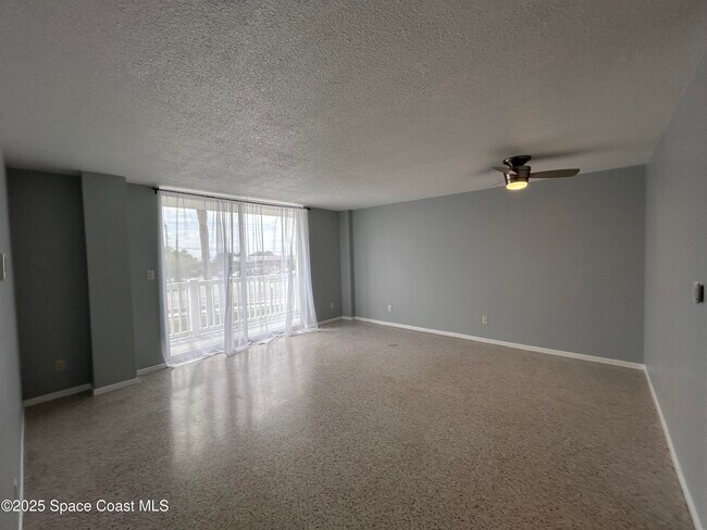 Foto del edificio - 3190 N Atlantic Ave
