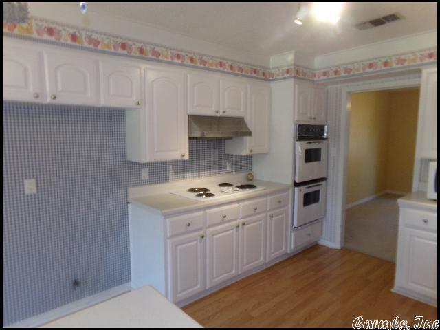 Building Photo - 4512 Somers Ave
