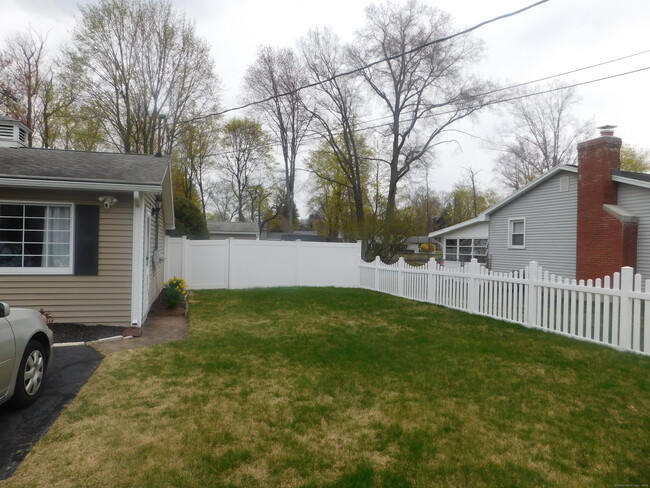 Building Photo - 5 Larson Dr