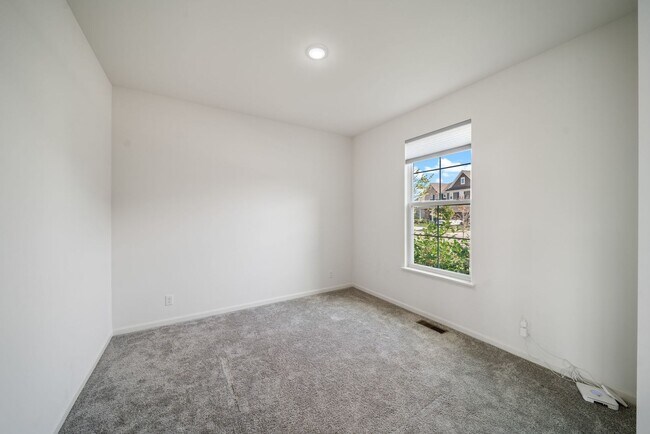 Foto del edificio - 356 S Pointe Ave