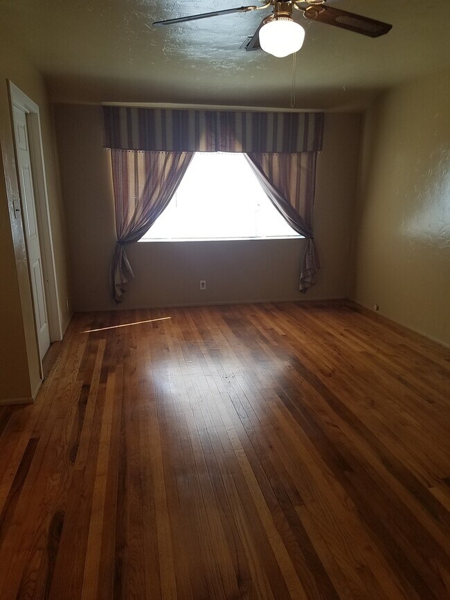 Foto del edificio - 3+ Bed House UTILITIES PAID BY LANDLORD
