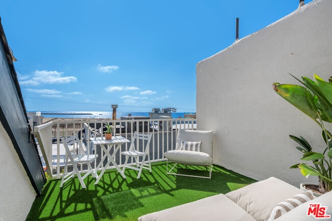 Foto del edificio - 24 Westwind St